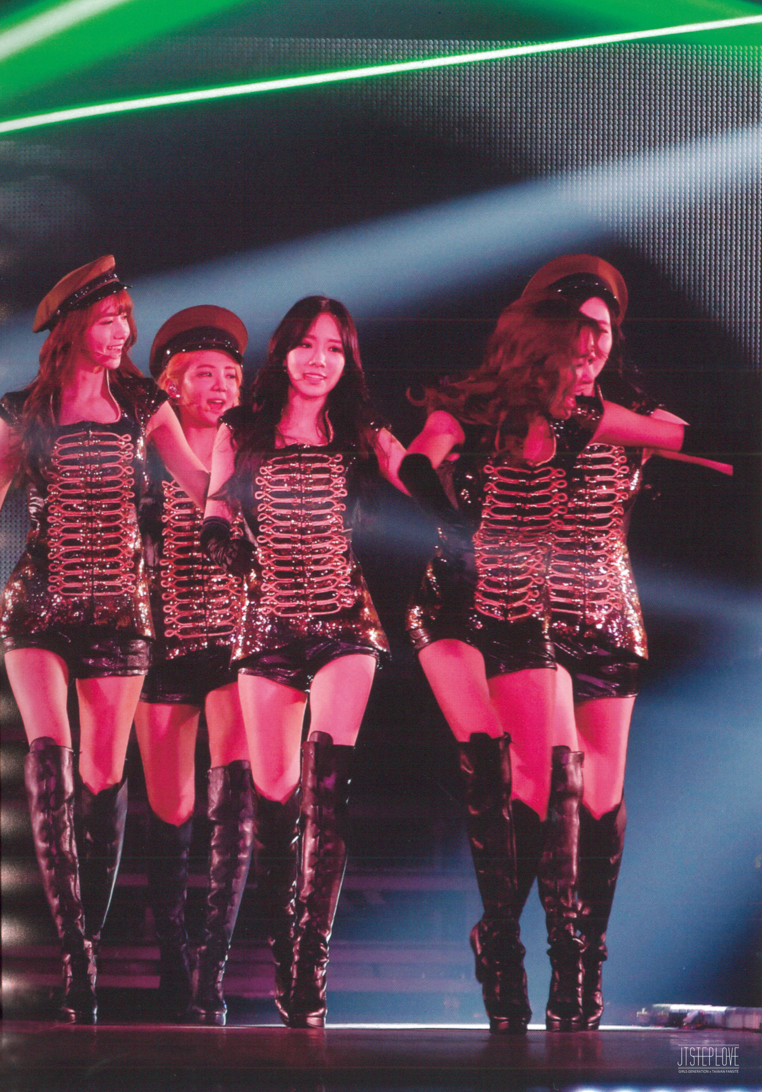 SCAN] Girls' Generation 'The Best Live' in Tokyo Dome by 